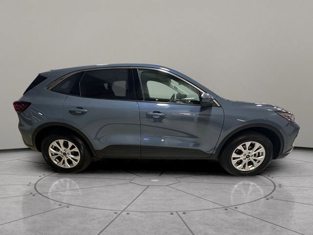 Certified 2023 Ford Escape Active w/ Tech Pack #2 AWD/4WD image 2