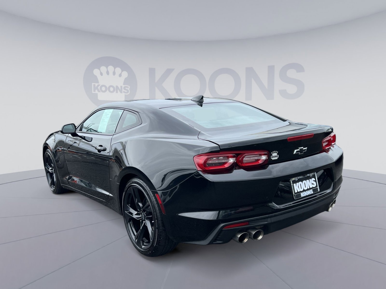 Used 2022 Chevrolet Camaro LT RWD image 8