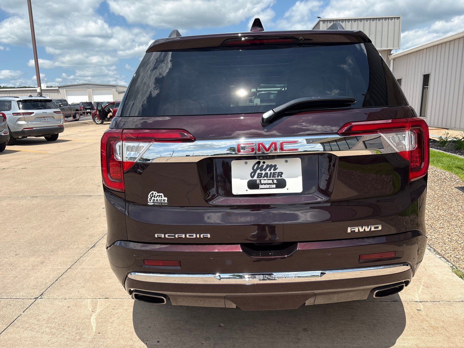 Used 2020 GMC Acadia Denali w/ Technology Package AWD/4WD image 13