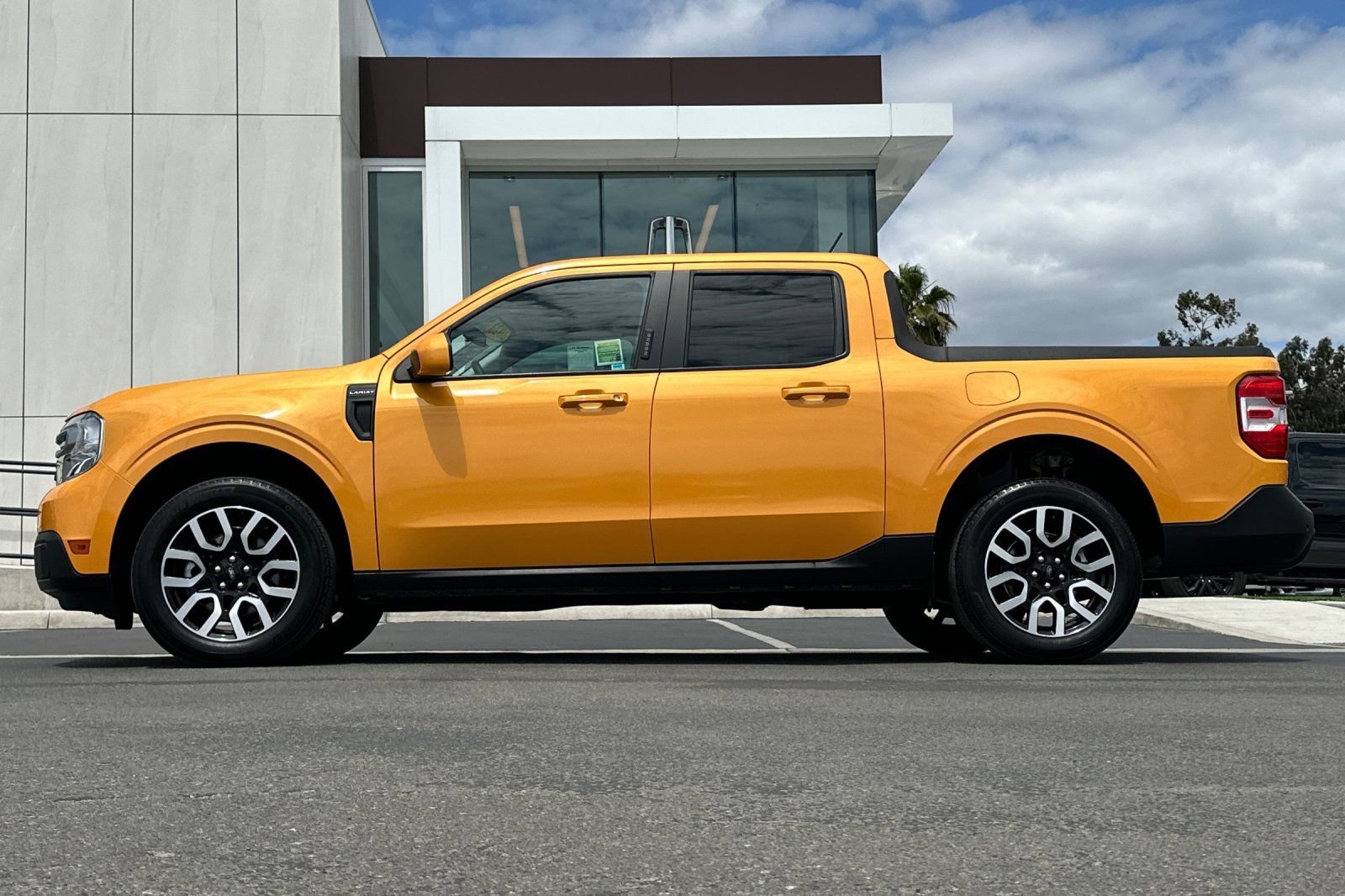 Certified 2023 Ford Maverick Lariat w/ Lariat Luxury Package AWD/4WD image 6