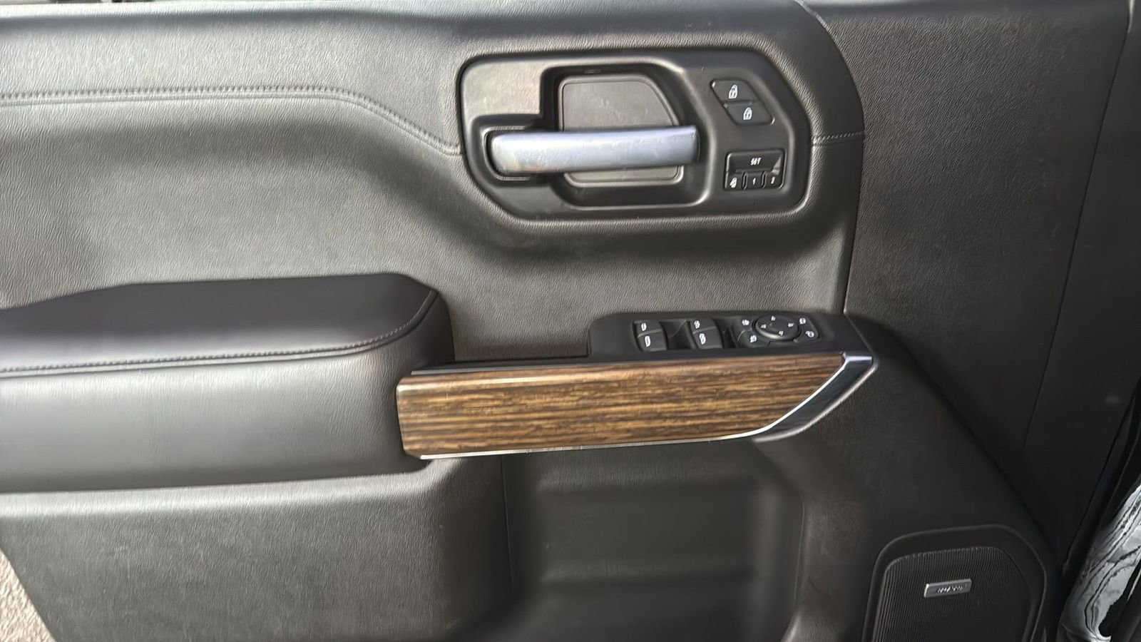 Used 2021 Chevrolet Silverado 1500 High Country w/ Technology Package image 12