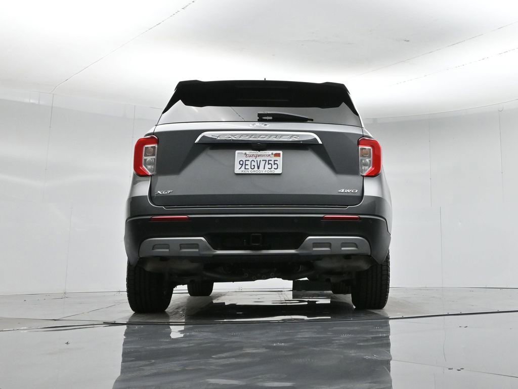 Certified 2022 Ford Explorer XLT w/ Equipment Group 202A image 18