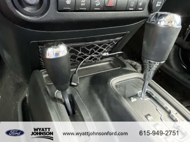 Used 2017 Jeep Wrangler Unlimited Sahara AWD/4WD image 32
