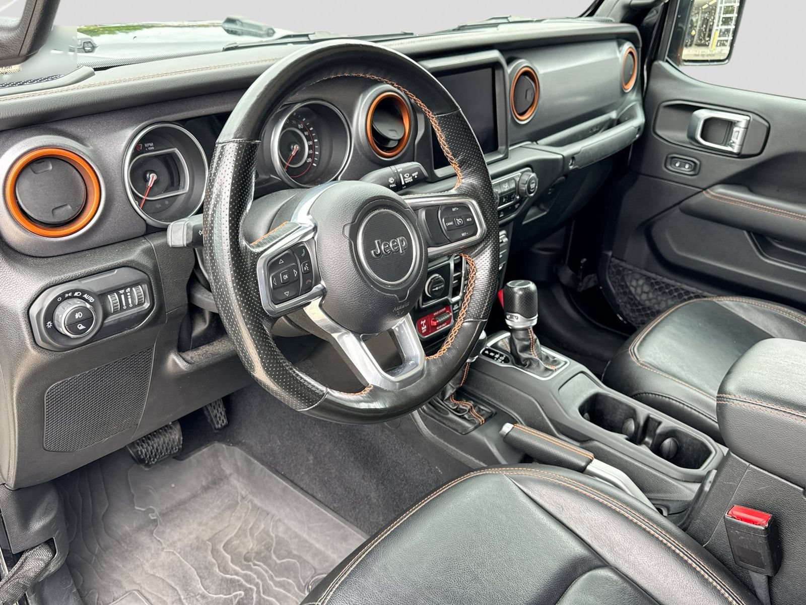 Used 2022 Jeep Gladiator Mojave w/ LED Lighting Group AWD/4WD image 2