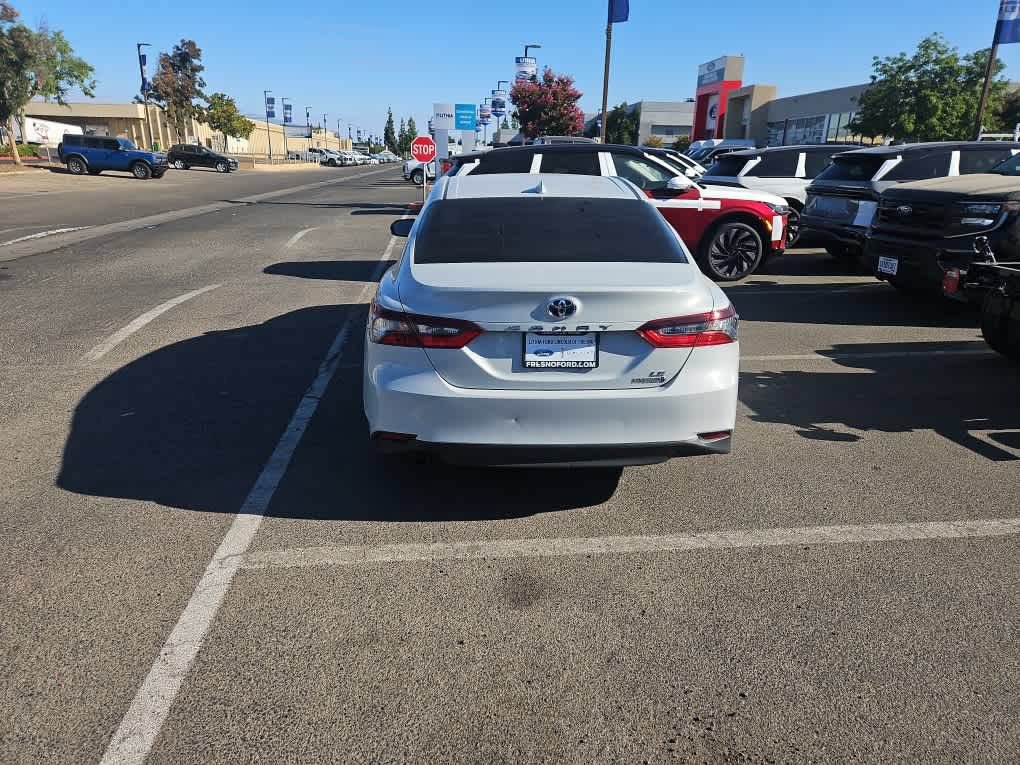 Used 2022 Toyota Camry LE FWD image 6