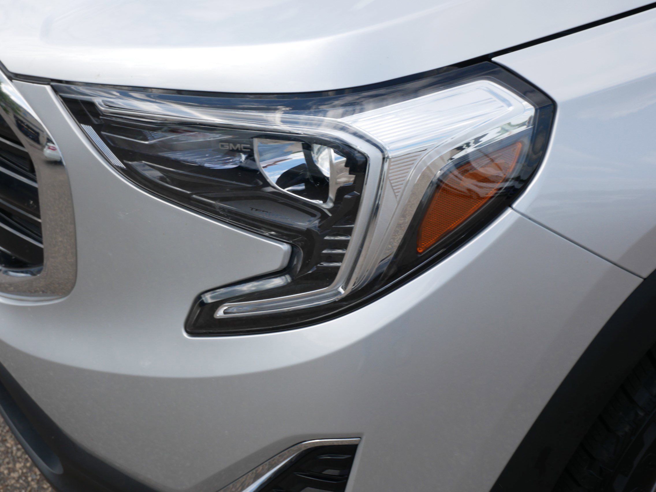 Used 2020 GMC Terrain SLE w/ Driver Convenience Package FWD image 15