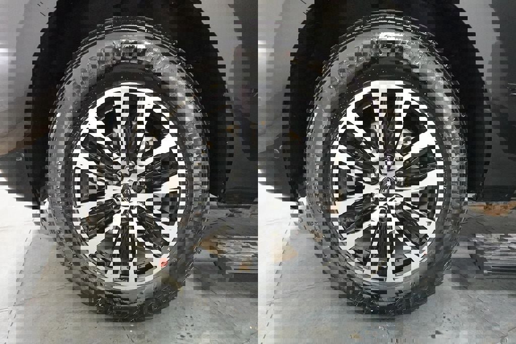 Certified 2025 Ford Expedition Platinum image 39