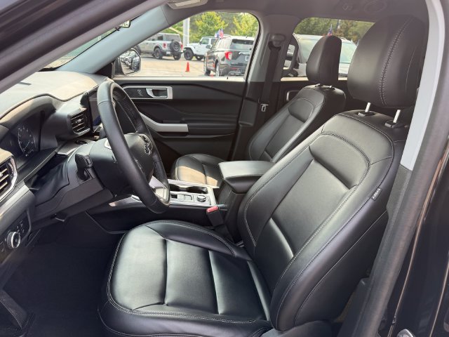 Certified 2024 Ford Explorer XLT w/ Equipment Group 202A AWD/4WD image 6