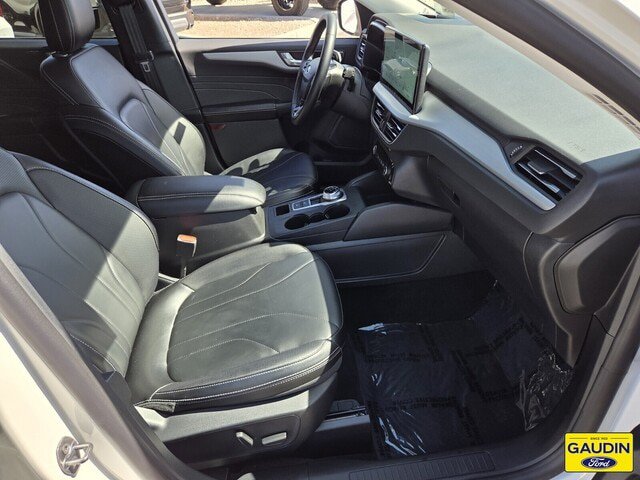 Certified 2025 Ford Escape SE w/ PHEV Premium Package FWD image 16