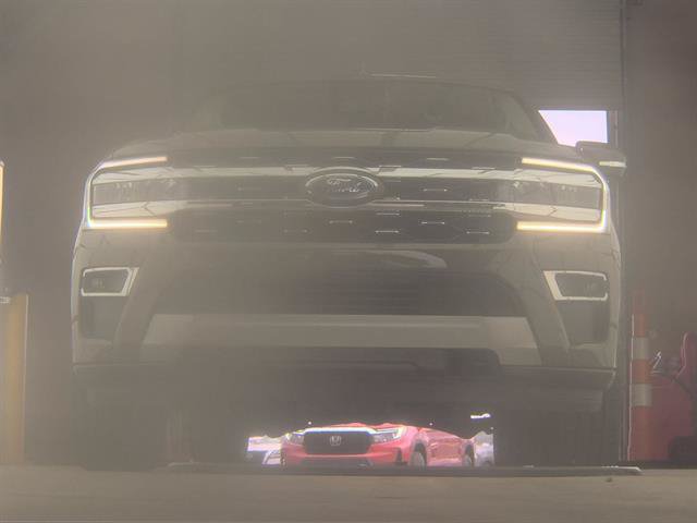 Certified 2024 Ford Expedition Limited AWD/4WD image 3