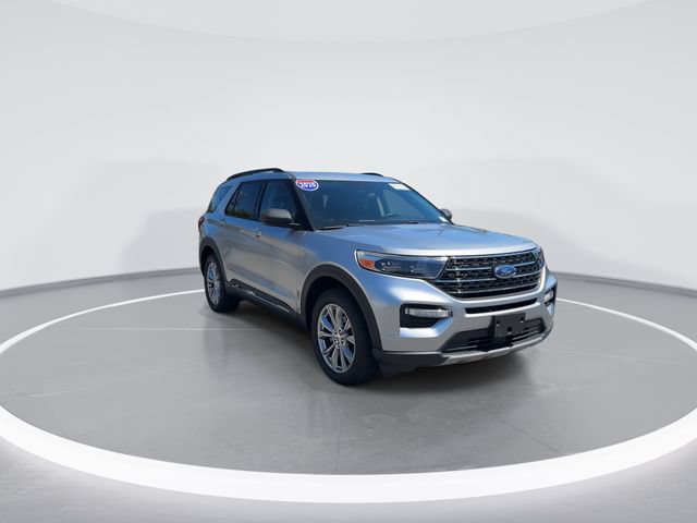 Certified 2020 Ford Explorer XLT w/ Equipment Group 202A AWD/4WD image 1