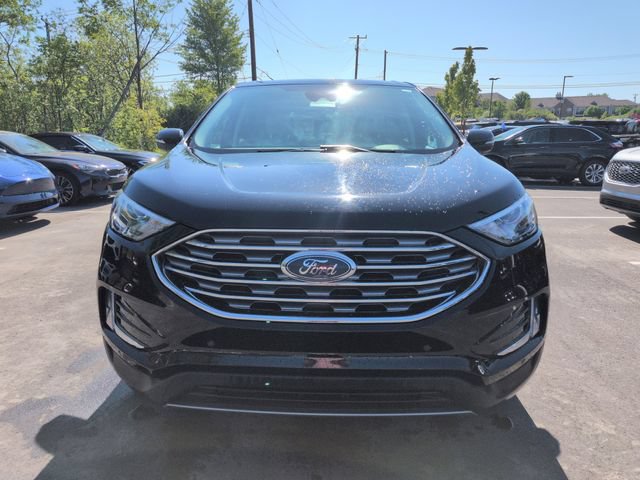 Certified 2023 Ford Edge Titanium AWD/4WD image 2