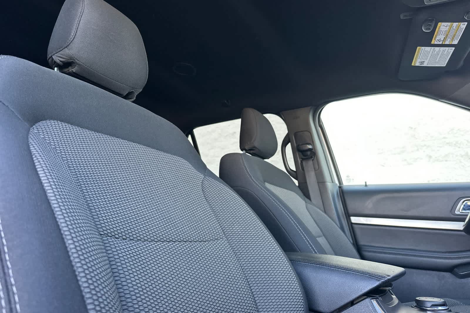 Certified 2019 Ford Explorer XLT w/ Equipment Group 201A AWD/4WD image 18