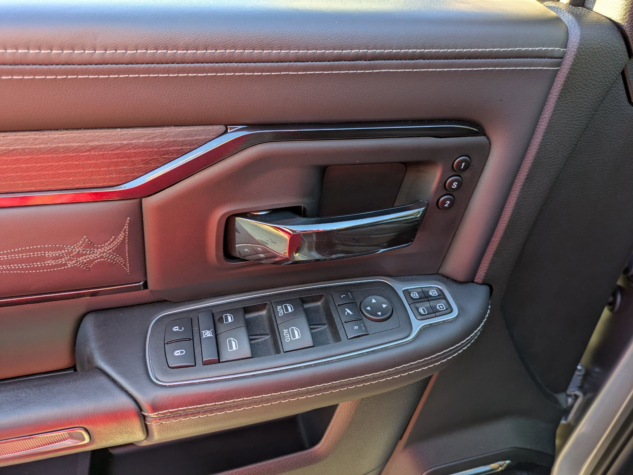 Used 2024 RAM 2500 Limited image 16