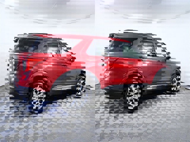 Certified 2023 Ford Explorer XLT w/ Equipment Group 202A image 4