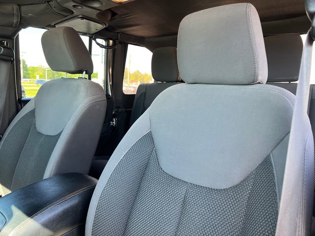 Used 2017 Jeep Wrangler Unlimited Sport AWD/4WD image 23