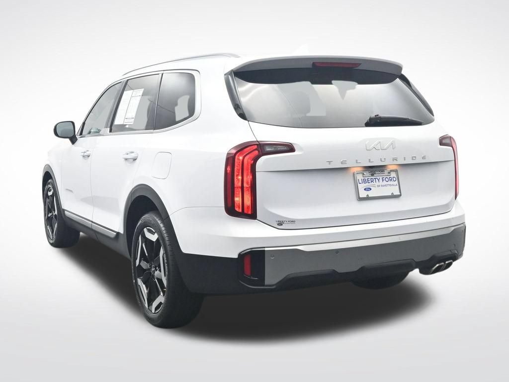 Used 2025 Kia Telluride S FWD image 9