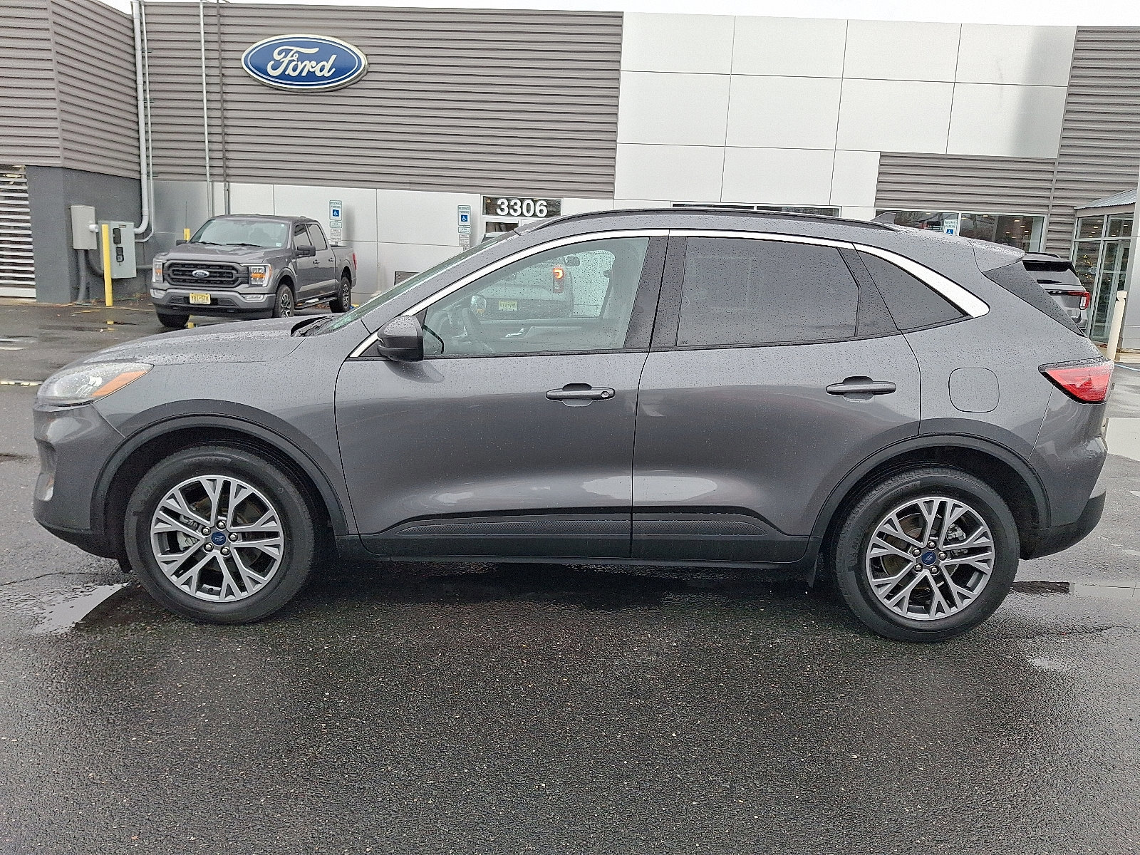 Certified 2022 Ford Escape SEL image 9