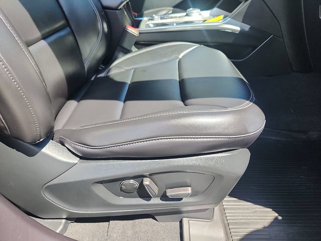 Certified 2022 Ford Explorer XLT w/ Equipment Group 202A AWD/4WD image 35