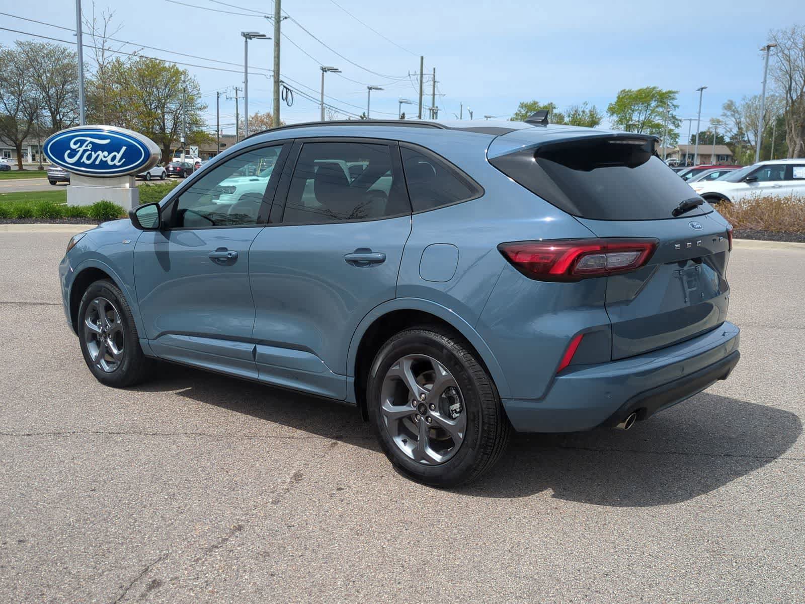 Certified 2024 Ford Escape ST-Line w/ Tech Pack #1 AWD/4WD image 6