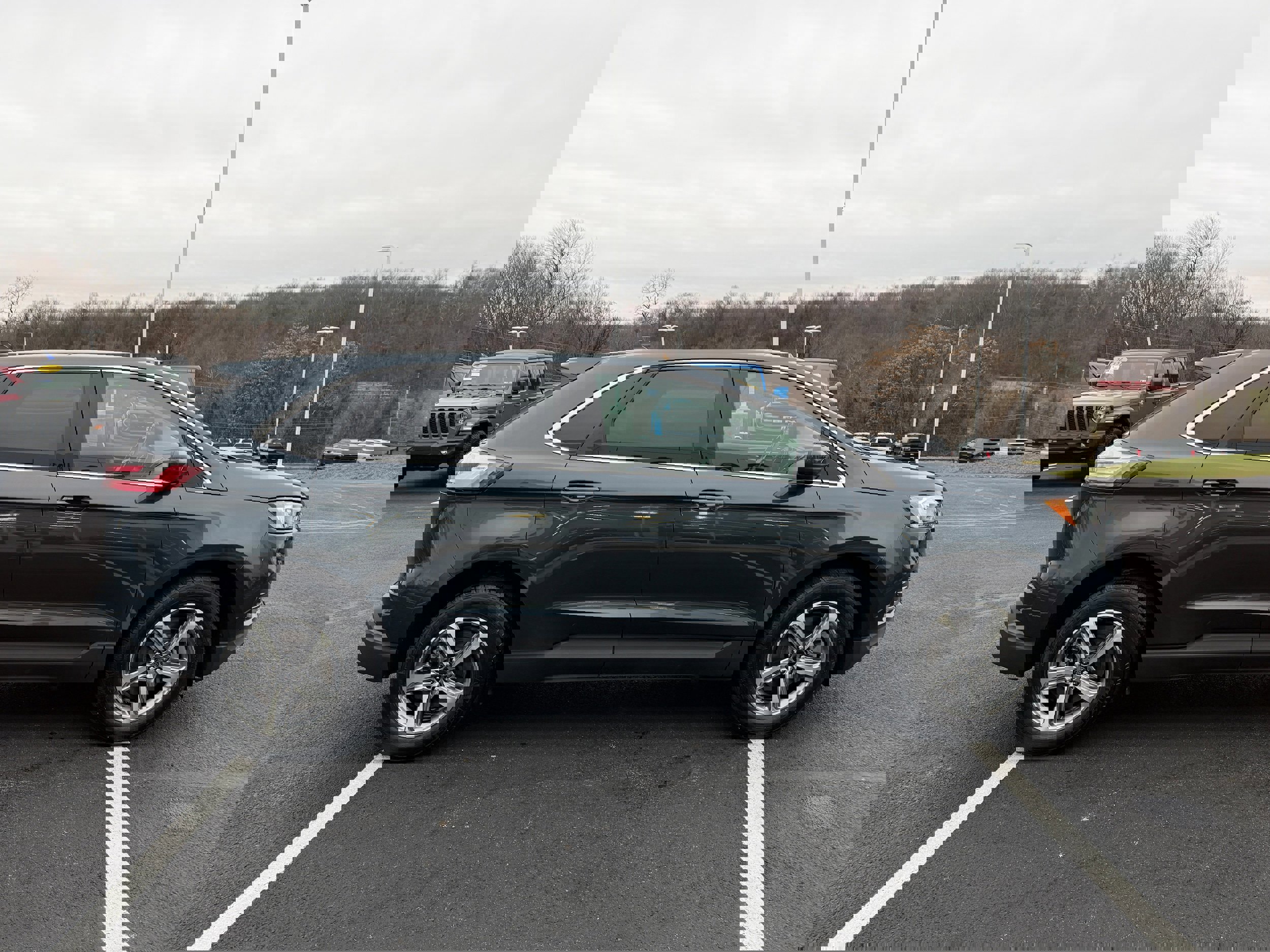 Certified 2024 Ford Edge SEL w/ Convenience Package image 2