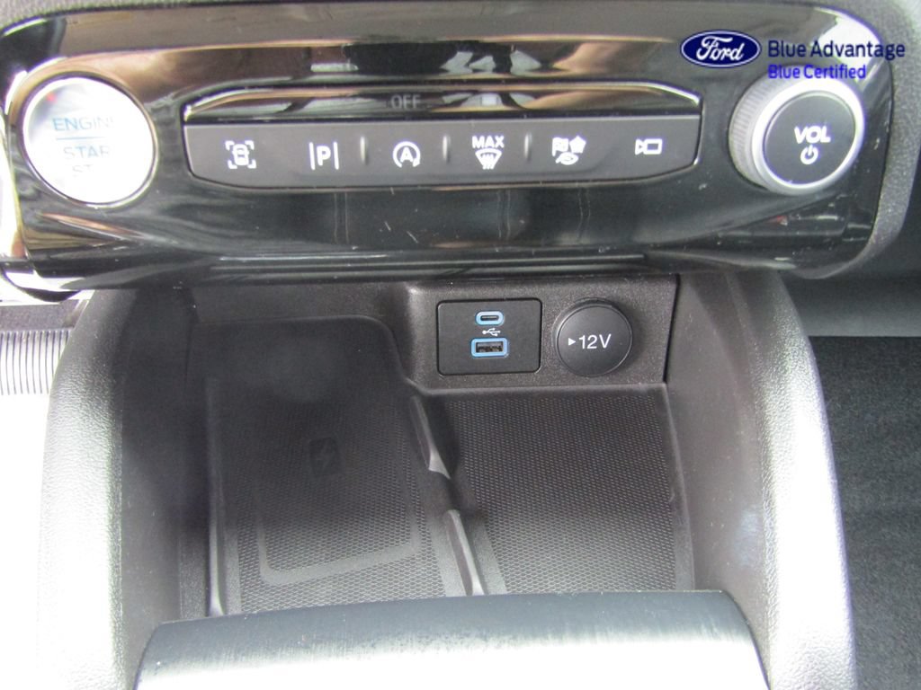 Certified 2023 Ford Escape Platinum AWD/4WD image 28