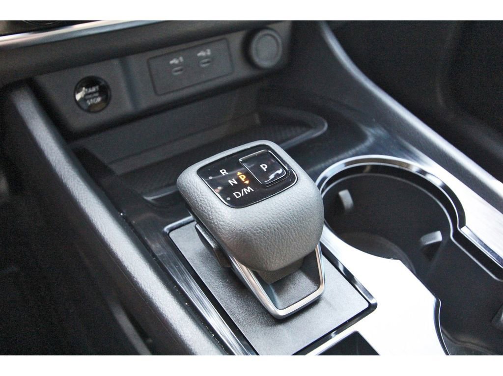 Used 2024 Nissan Rogue SV w/ SV Premium Package image 24