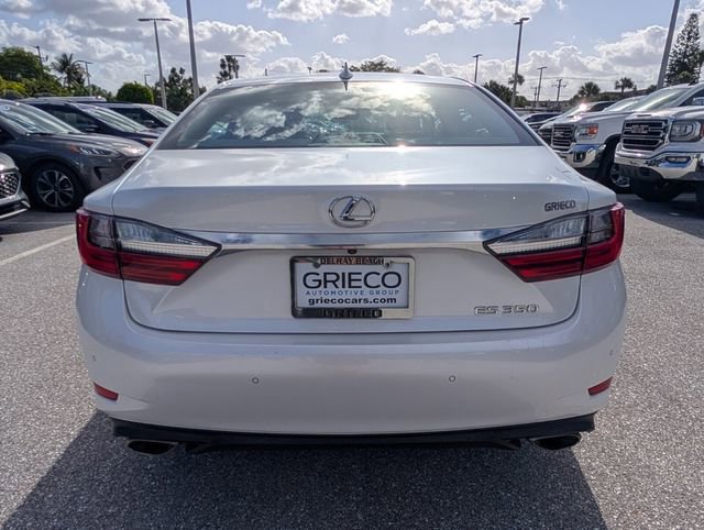 Used 2017 Lexus ES 350 w/ Luxury Package FWD image 3