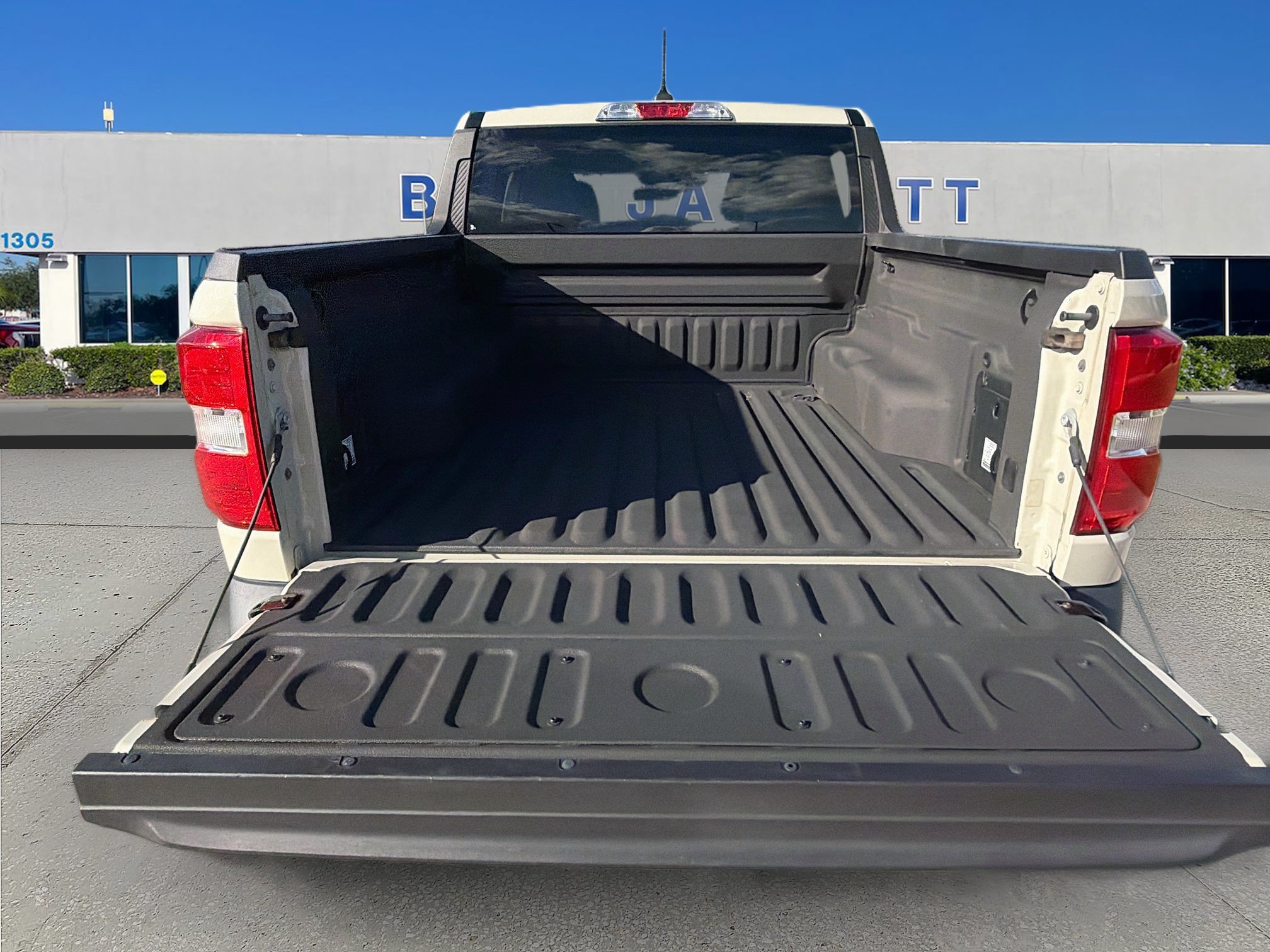 Certified 2024 Ford Maverick XLT w/ Equipment Group 300A Standard AWD/4WD image 23