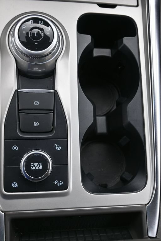 Certified 2022 Ford Explorer Platinum w/ Equipment Group 601A AWD/4WD image 15