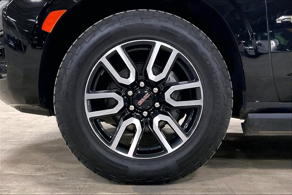 Used 2021 GMC Yukon AT4 w/ AT4 Premium Plus Package AWD/4WD image 9