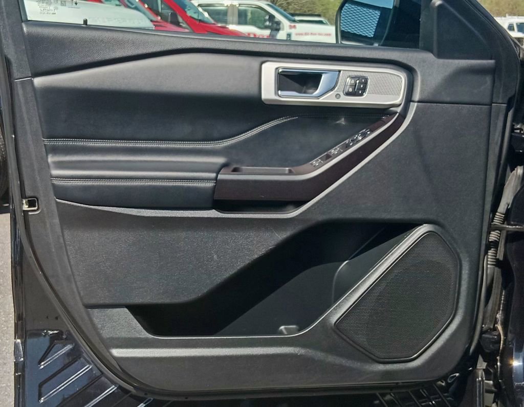 Certified 2020 Ford Explorer Limited AWD/4WD image 15
