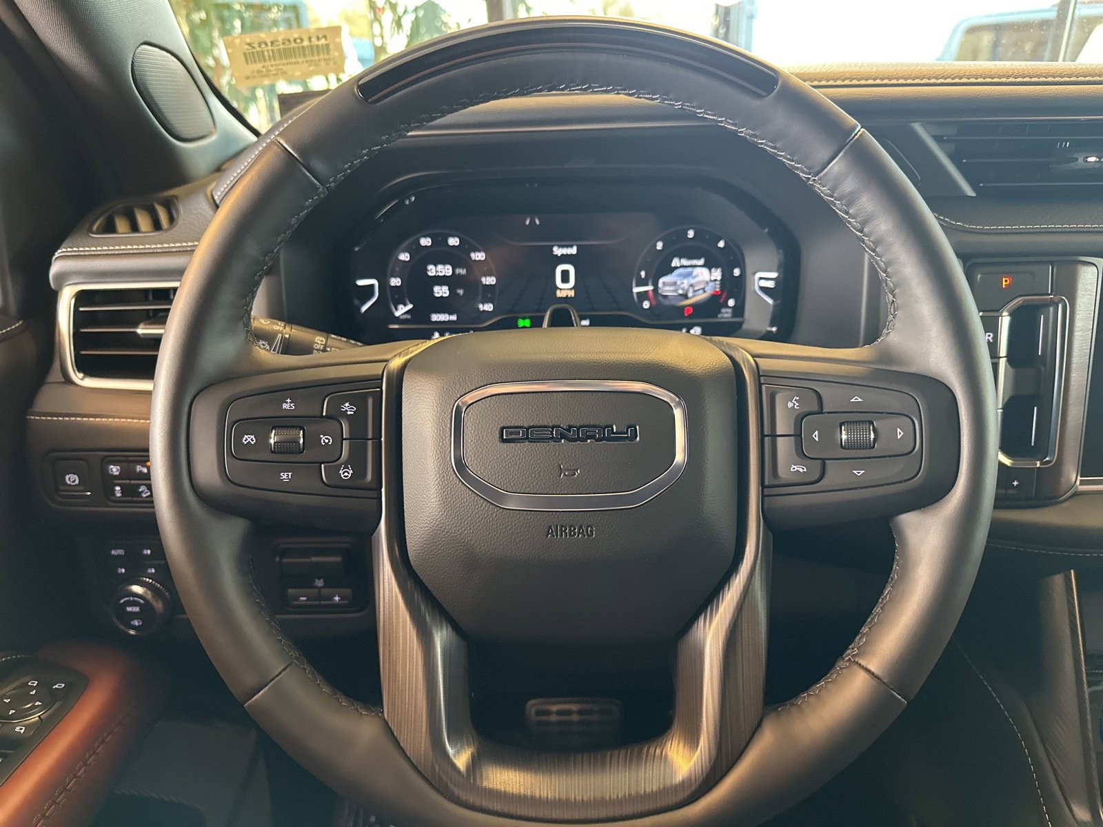 Used 2024 GMC Yukon Denali Ultimate w/ LPO, Floor Liner Package image 19