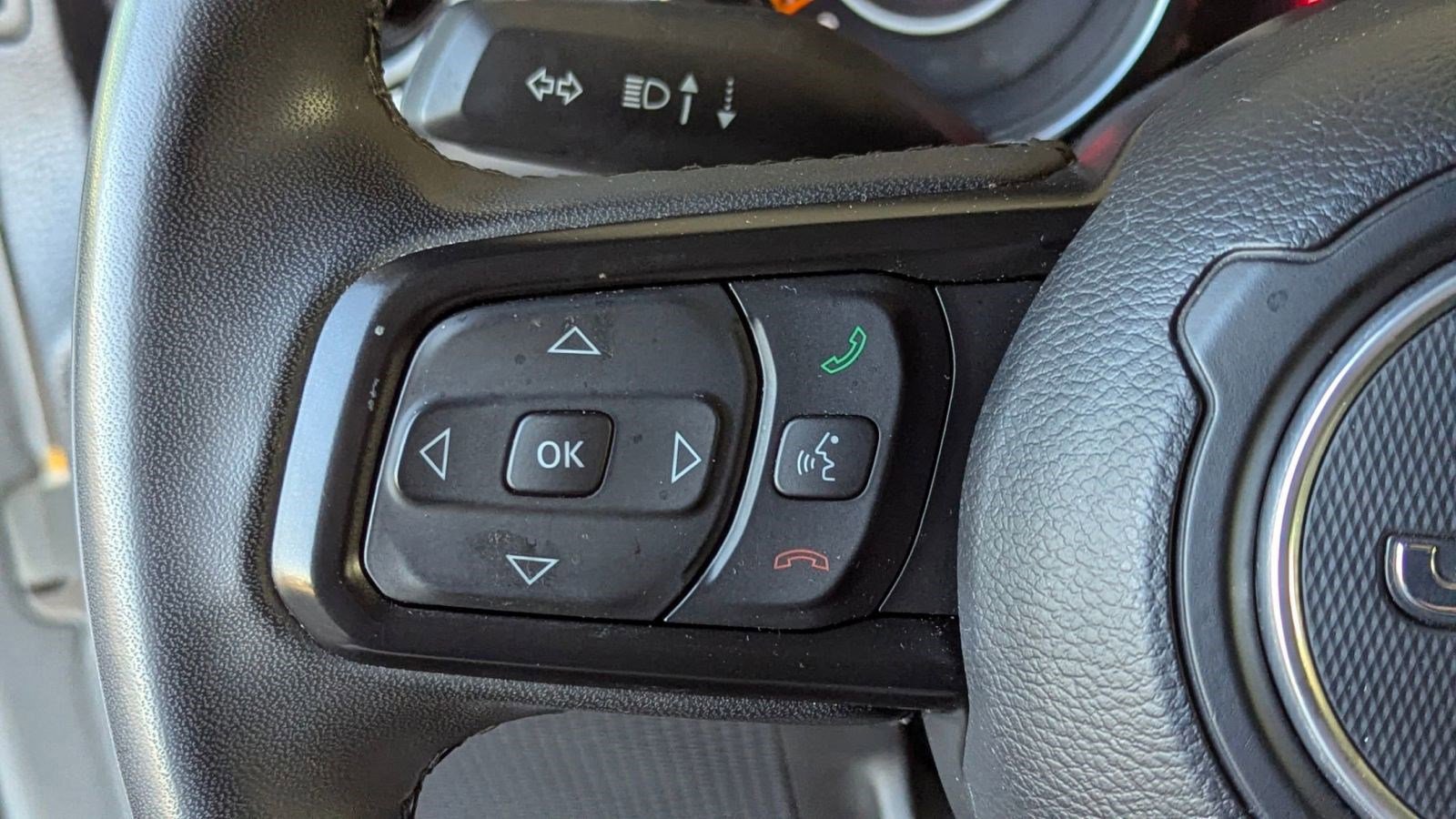 Used 2023 Jeep Gladiator Sport image 15