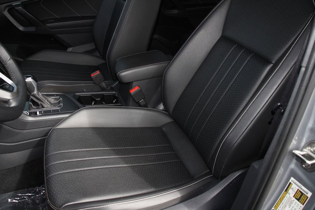 Used 2022 Volkswagen Tiguan SE R-Line FWD image 23