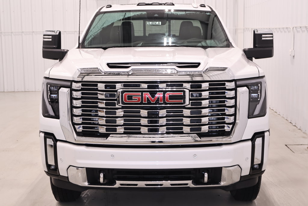Used 2024 GMC Sierra 3500 Denali w/ Denali Reserve Package AWD/4WD image 5