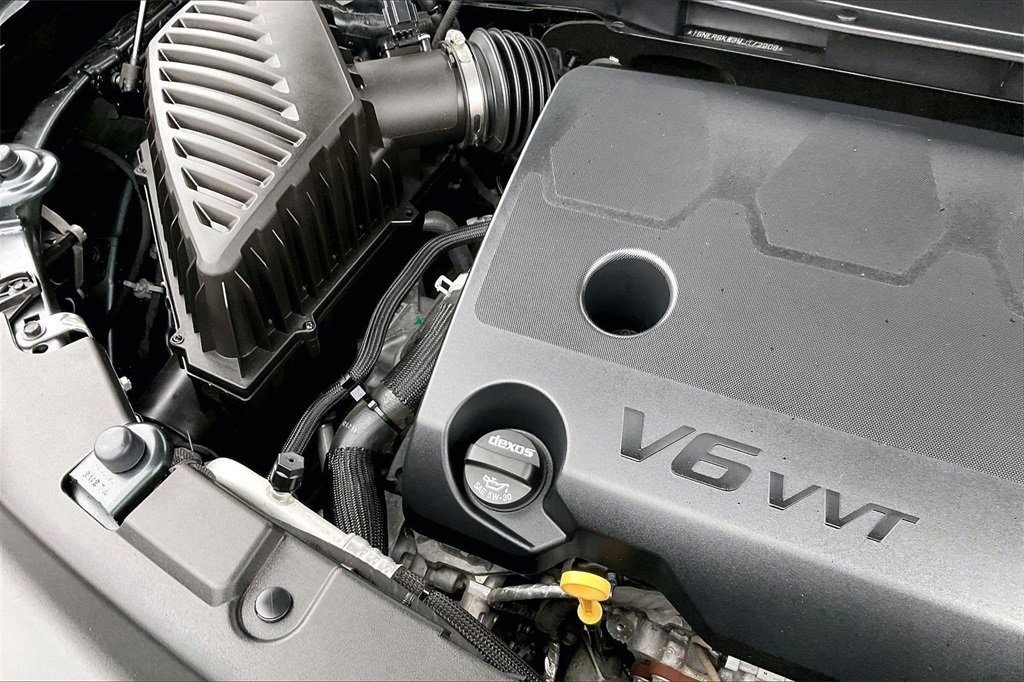 Used 2021 Chevrolet Traverse LT image 26