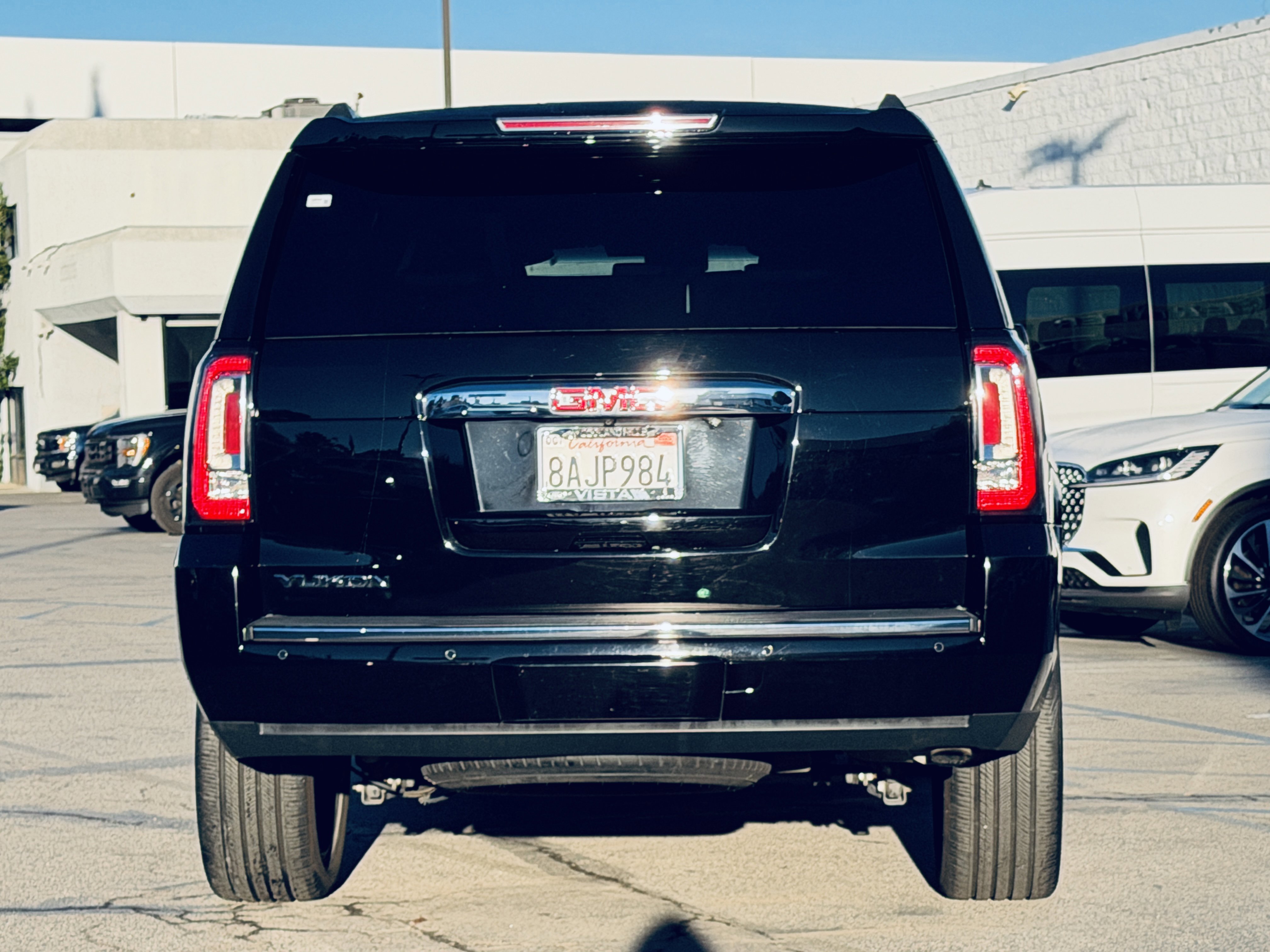 Used 2018 GMC Yukon Denali w/ Denali Ultimate Package image 3