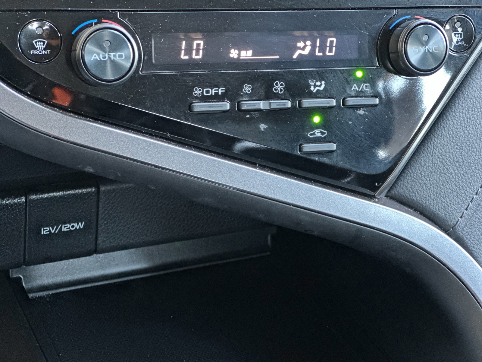 Used 2024 Toyota Camry LE image 19