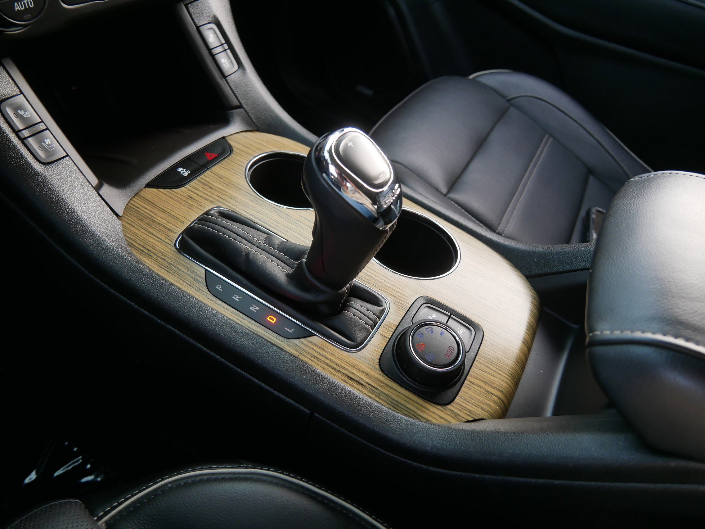 Used 2018 GMC Acadia Denali image 24