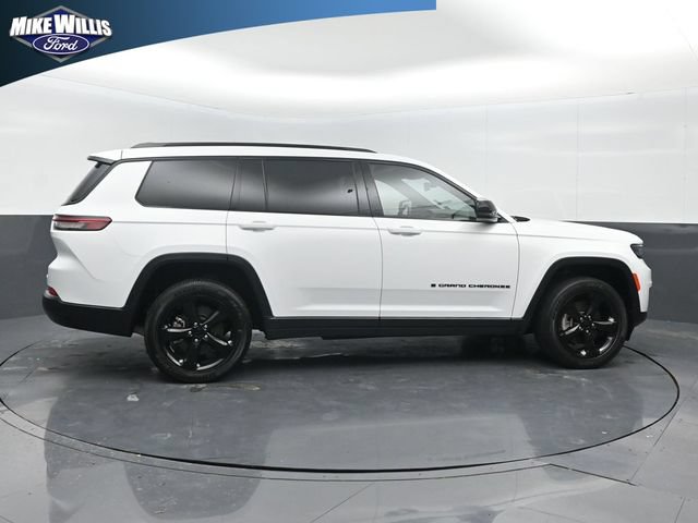 Used 2023 Jeep Grand Cherokee L Laredo AWD/4WD image 8