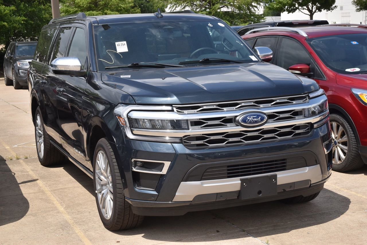 Certified 2024 Ford Expedition Max Platinum AWD/4WD image 4