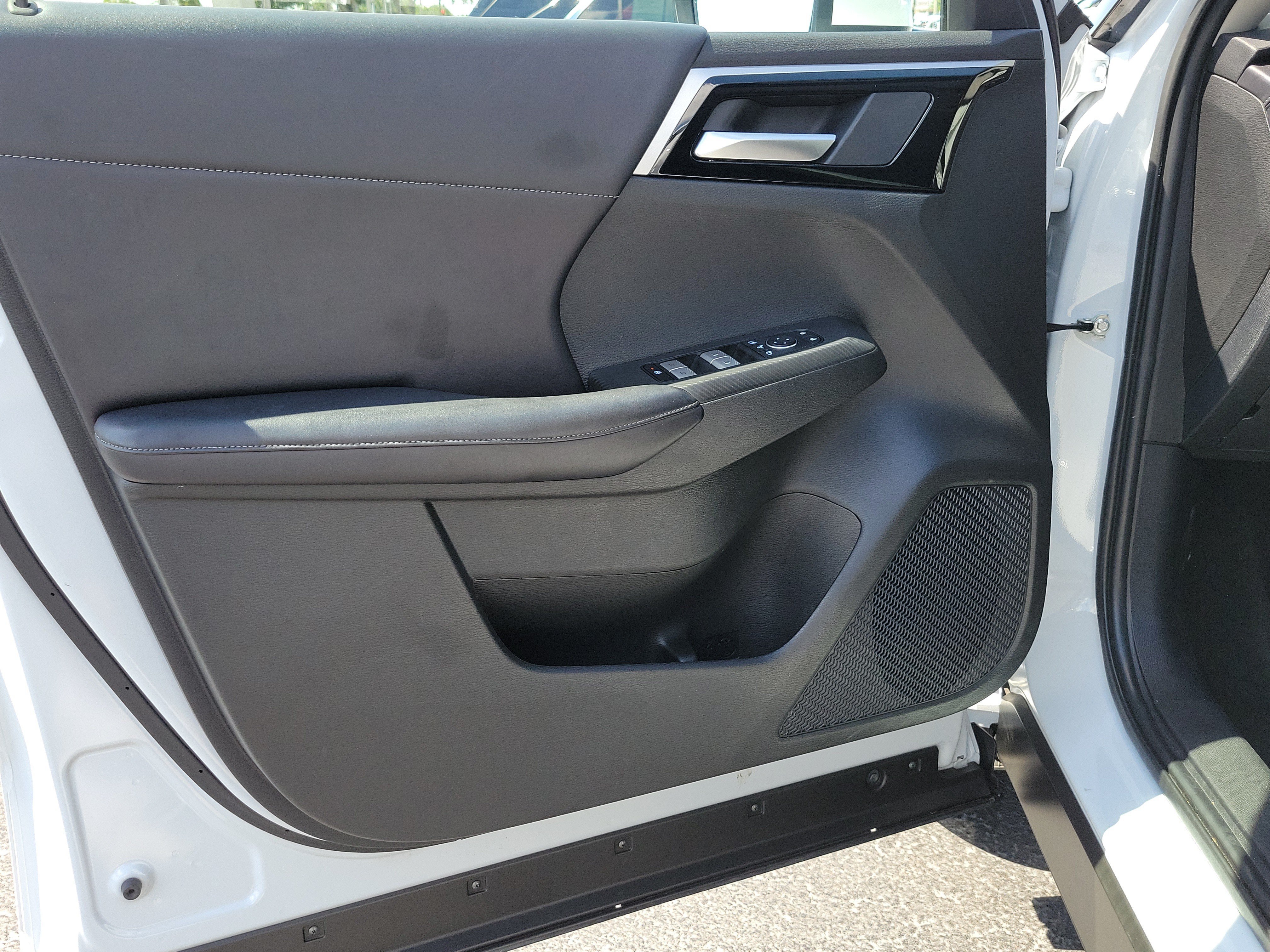Used 2024 Mitsubishi Outlander SE FWD image 18