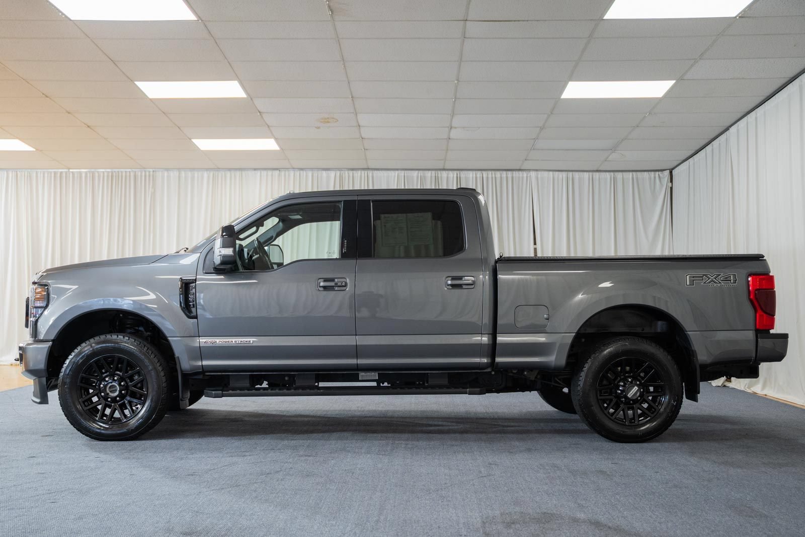 Certified 2022 Ford F250 Lariat w/ Black Appearance Package AWD/4WD image 4