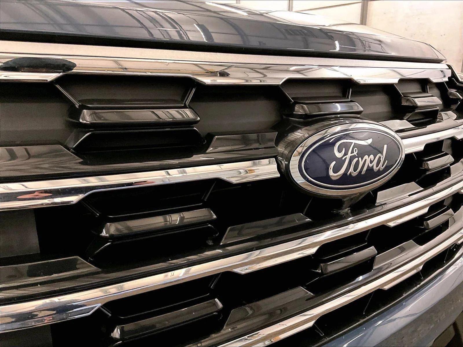 Certified 2025 Ford Explorer Active image 30