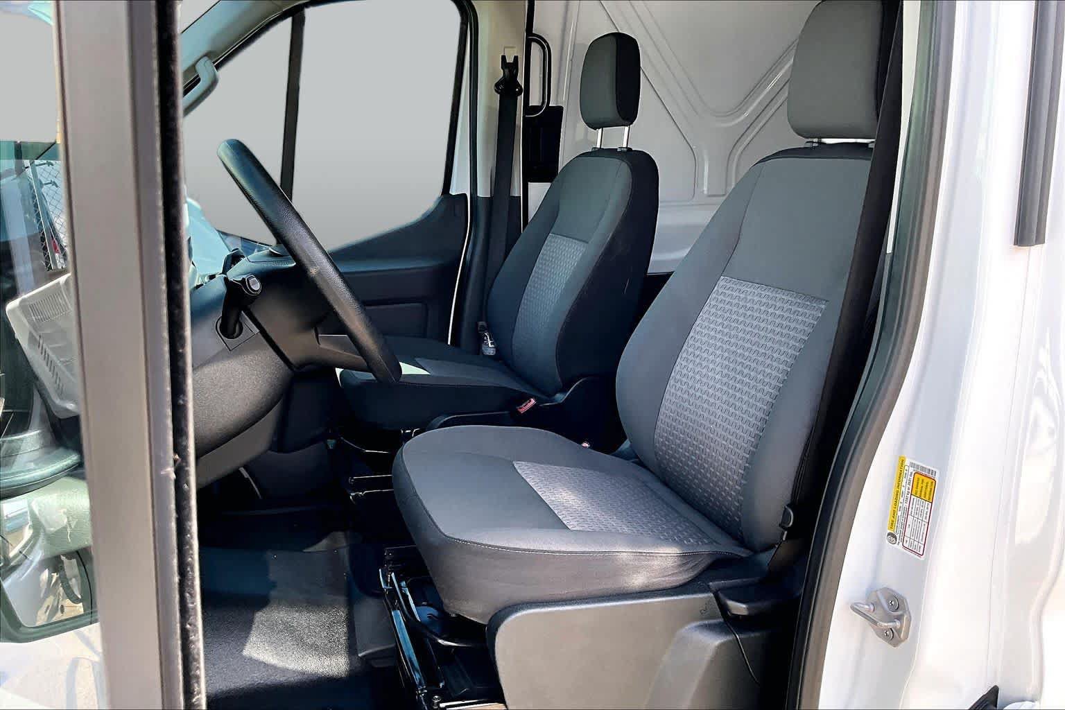 Certified 2022 Ford E-Transit Medium Roof RWD image 7