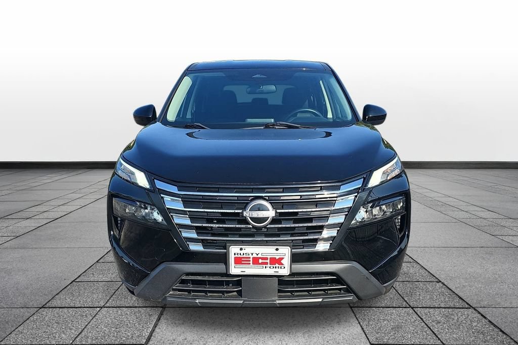 Used 2024 Nissan Rogue SV AWD/4WD image 2