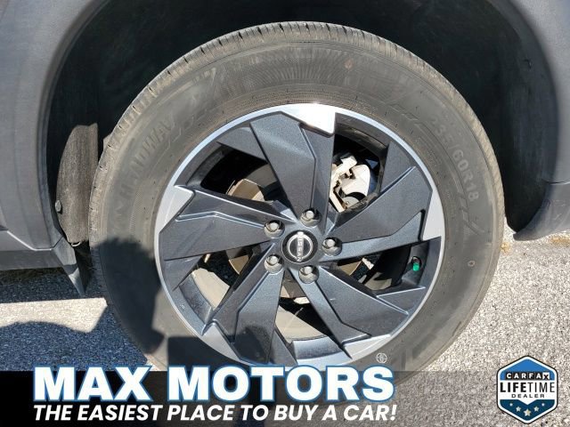 Used 2024 Nissan Rogue SV image 11