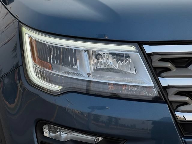 Certified 2018 Ford Explorer XLT w/ Equipment Group 202A AWD/4WD image 38