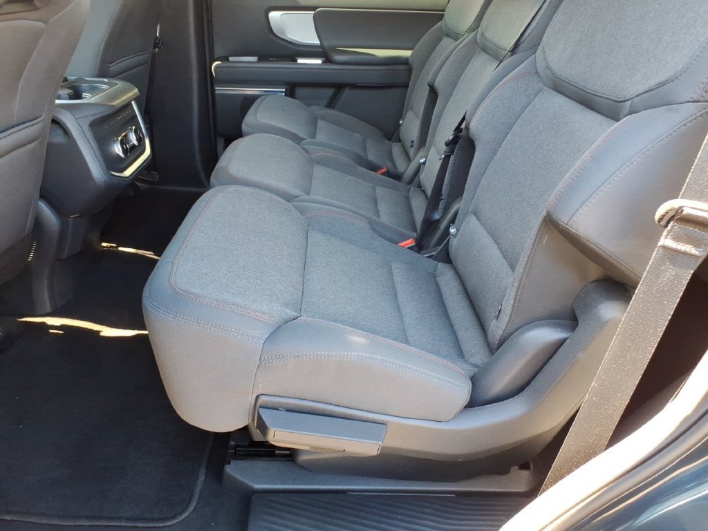 Certified 2025 Ford Expedition Active AWD/4WD image 12